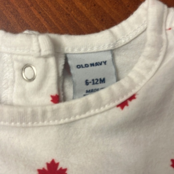 3/$20 Old Navy baby romper Maple Leafs 6-12M - Picture 3 of 5